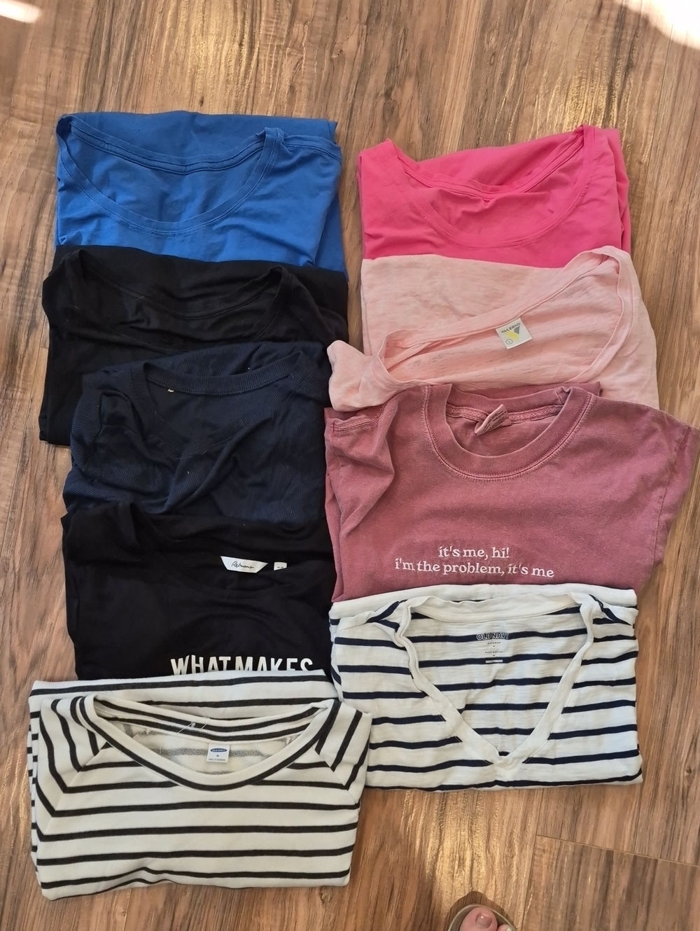 💙 9 Pcs Budle Women's Mixed Short Sleeve Tee Bundle - Assorted Colors (4)